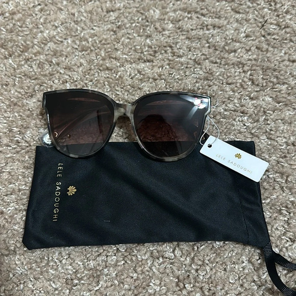 Lele Sadoughi - Picture 2 of 5